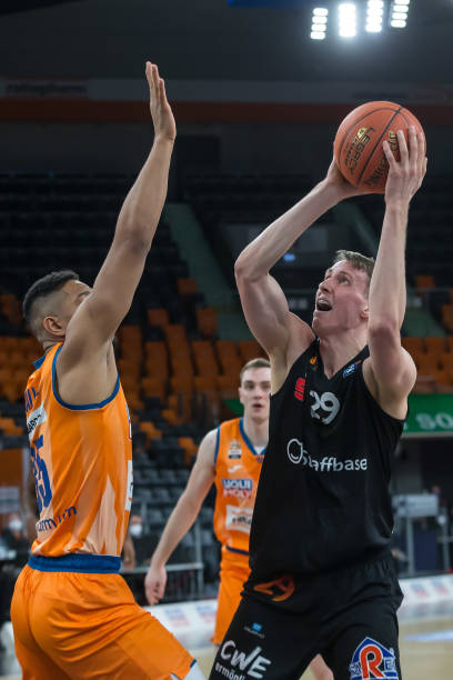 继续为球队 继续为球队